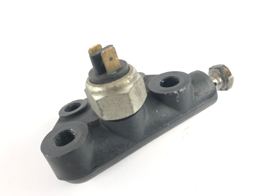 Ducati Paso 750 [1990] - front brake distributor