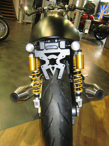 Triumph Thruxton 1200 [ACCESS DESIGN] - support de plaque d'immatriculation passage de roue noir Triumph Thruxton 1200