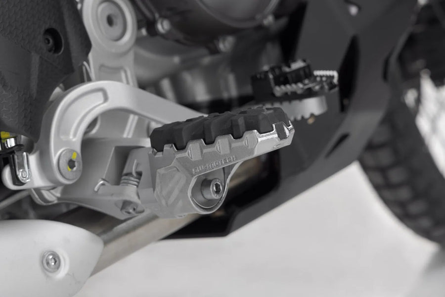 Aprilia Touareg 660 [SW-MOTECH] – Repose-pieds Evolution