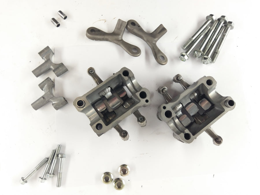 Honda Africa Twin XRV 650 RD03 [1989] - Supports d'arbre à cames avec jeu de culbuteurs