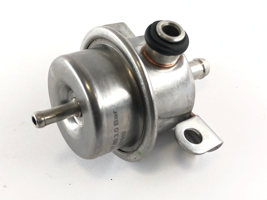 BMW M 535i E28 [1986] - Fuel pressure regulator petrol pressure regulator