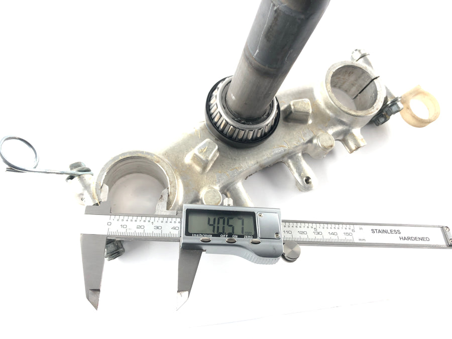 Yamaha DT 125 R DE03 [1999] - lower triple clamp
