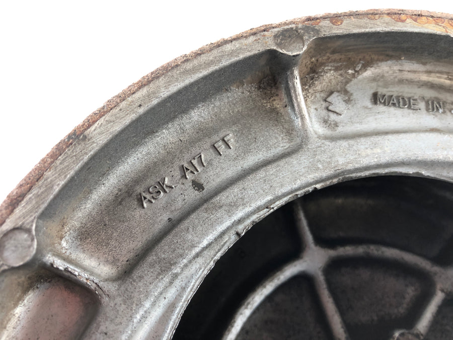 Suzuki T 500 [GT 500] - Plaque d'ancrage de frein tambour de frein