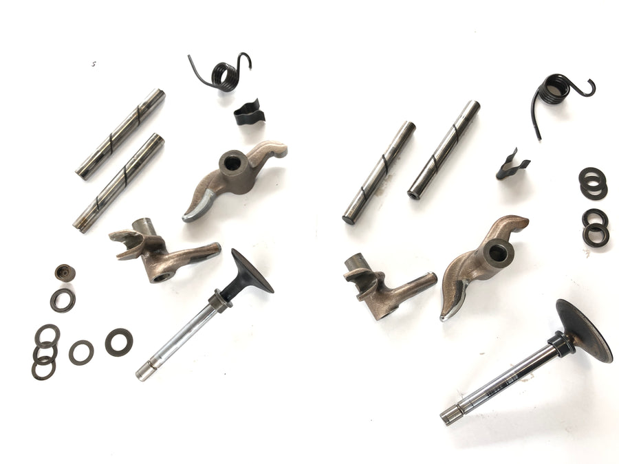 Ducati 900 SS [1992] - Rocker arms and valves cylinder vertical