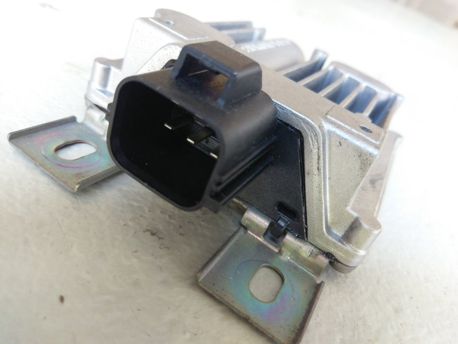 Porsche Panamera Turbo [2010] - Fuel pump control unit 97961815102 56600083