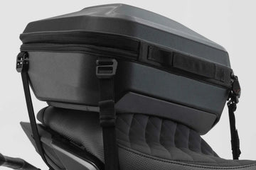 aprilia tuono 1000 [SW-MOTECH] – Urban ABS top case tension strap variant with base insert