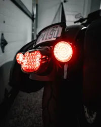 Harley Davidson Flstf [CUSTOM DYNAMICS] – Flache LED-Rückleuchte