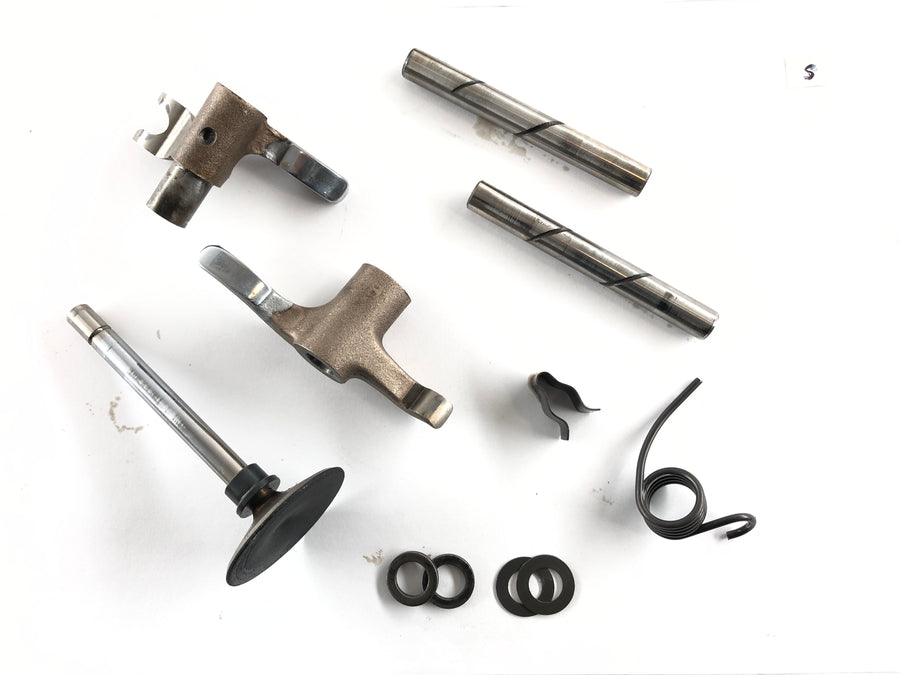 Ducati 900 SS [1992] - Rocker arms and valves cylinder vertical