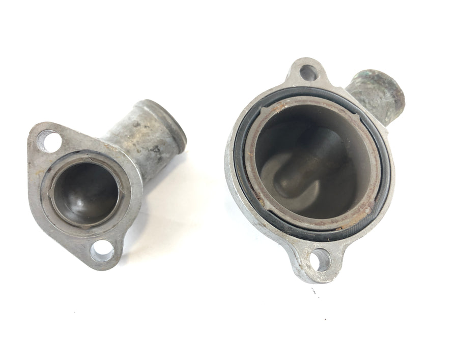 Triumph Daytona 955i T595N [2001] - Water flange set