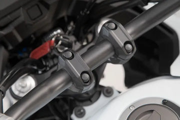 KTM 990 Adventure [2013] - Lenkerhalter für Ø 28 mm Lenker, 30 mm Erhöhung, Ausführung LEH.00.039.24100.20/B – Bild 2
