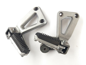 Suzuki GSF 1200 S GV75A [1998] - Footrests Passenger Footrest Set - 0