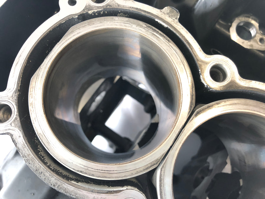Triumph Street Triple R 675 D67LD [2008] - Engine housing with piston