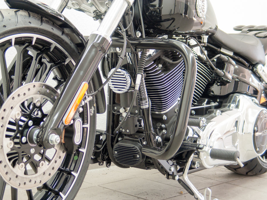 Harley Davidson Breakout (FXSB) 2013-2017 [2013-2017] - Schutzbügel, große Ausführung aus 38 mm Rohr, eckige Form, schwarz