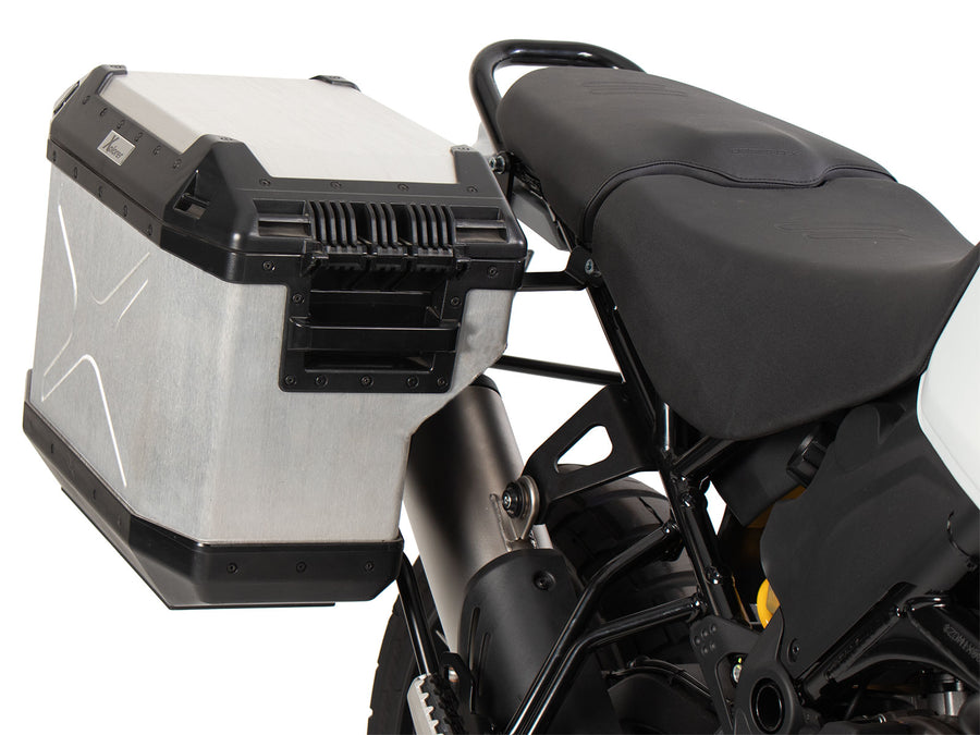Ducati DesertX Rally [2024-2026] - Kofferträgerset Cutout schwarz inkl. Xplorer Cutout silber Kofferset