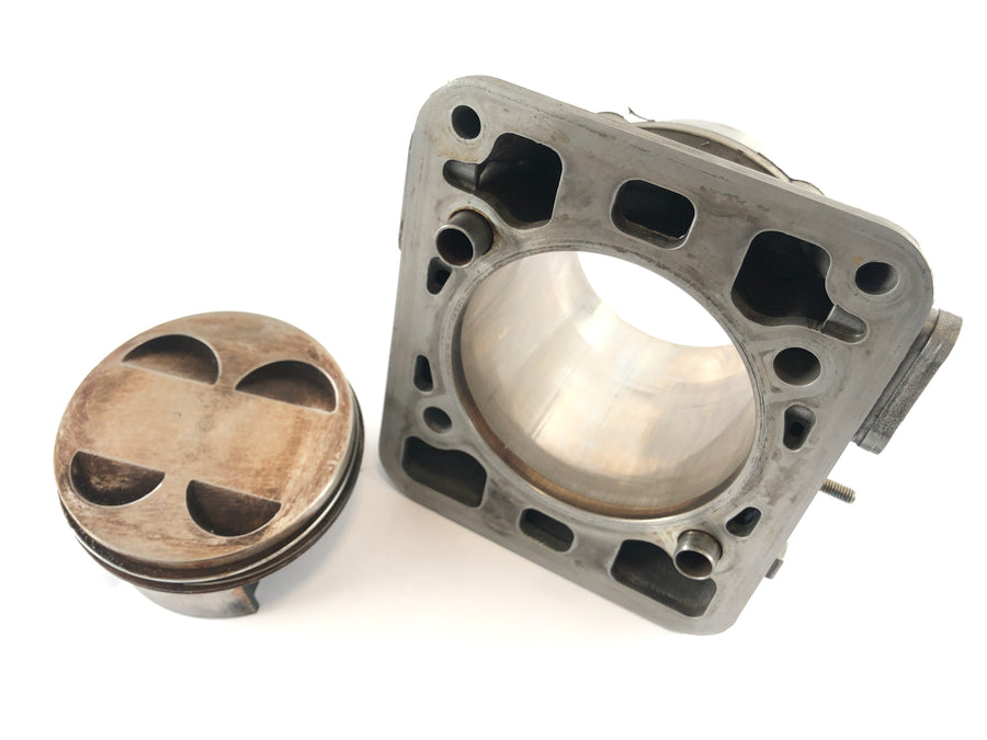 Ducati 888 Strada [1993] - Cylinder with piston horizontal cylinder with piston