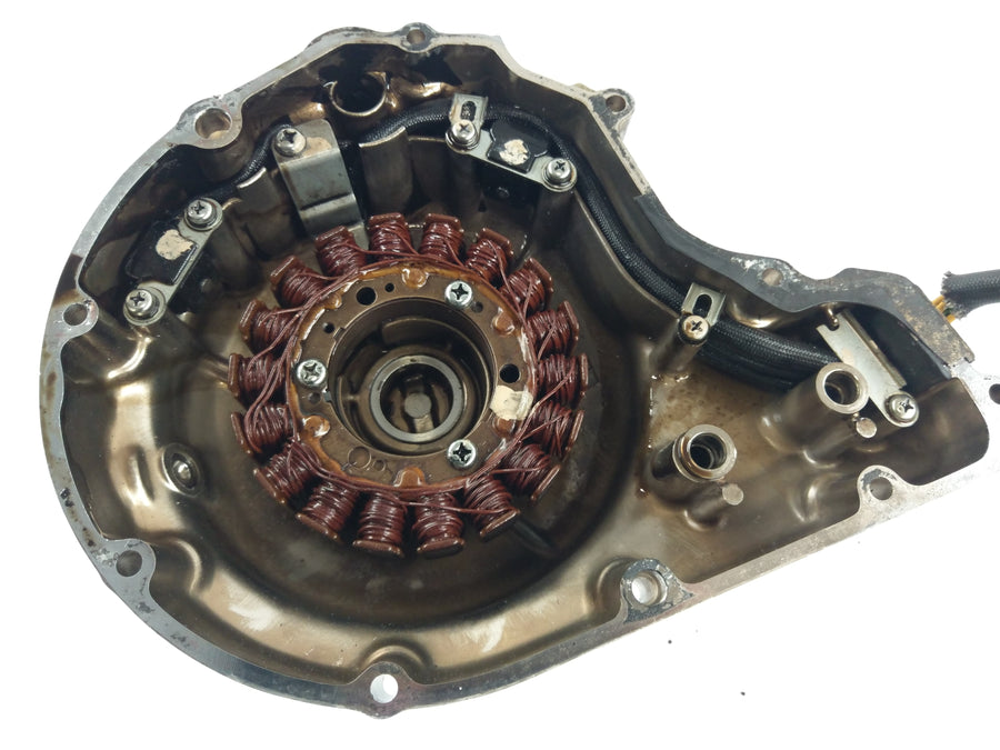 Suzuki Intruder VS 700 VP51A [1986] - Alternator cover with stator cover