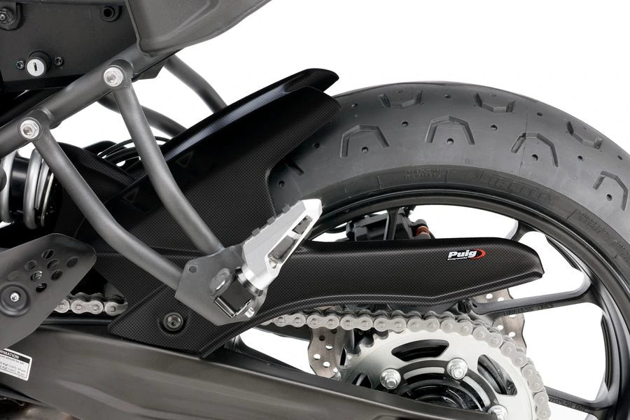 TRIUMPH BONNEVILLE T 120 BLACK [2025] - Hinterradabdeckung | Carbon-Optik | PUIG 7048C