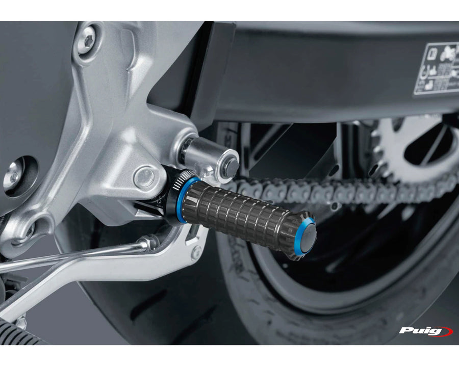 KTM RC 390 [2025] – R-Fighter footrests – titanium