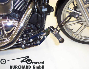 Kawasaki Vn 900 [BURCHARD EXCELLENCE] - vorverlegte Fußrastenanlage mit ABE, +17 cm, Kawasaki VN 900 Classic /Custom, Sundance glatt, schwarz glänzend