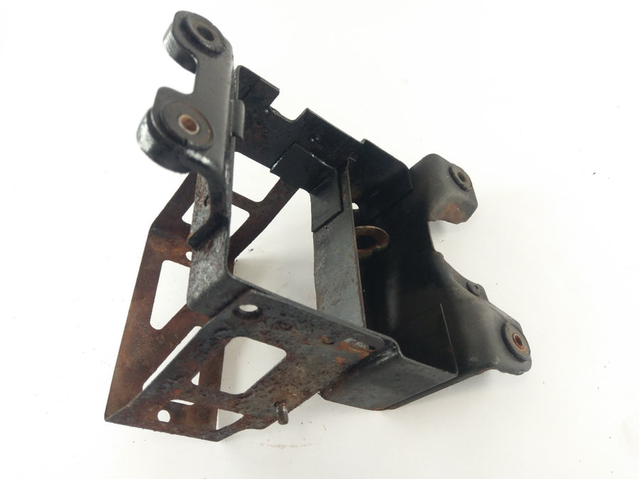 Suzuki GT 750 [1973] - Battery box battery holder