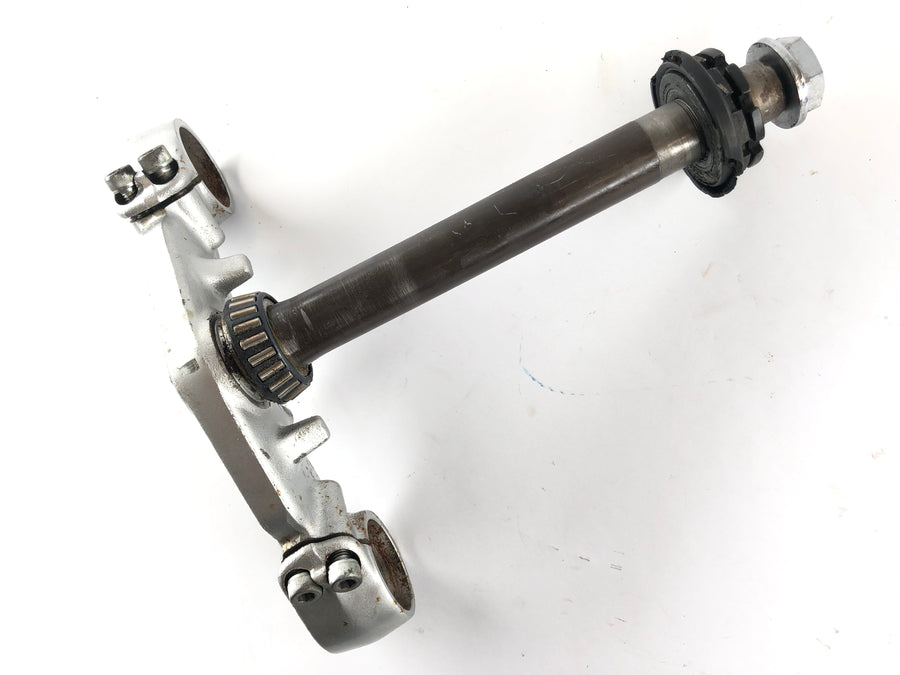 Kawasaki Zephyr 750 ZR750C [1991] - lower triple clamp