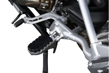 Moto Guzzi V 85 TT [SW-MOTECH] – Repose-pieds Ion