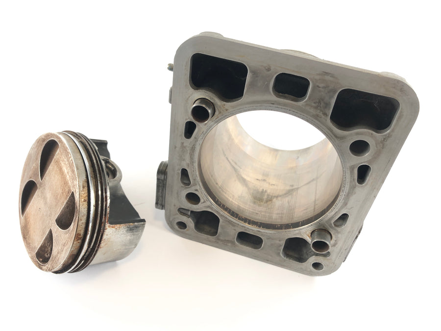 Ducati 888 Strada [1993] - Cylinder with piston horizontal cylinder with piston