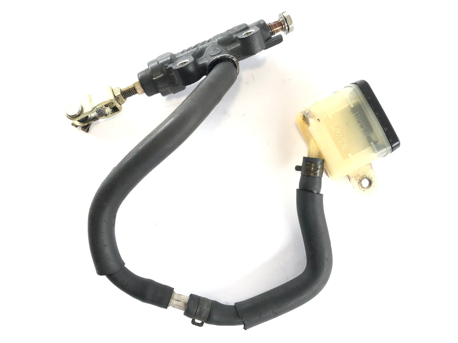 Triumph Thruxton 900 [2004] - rear brake pump