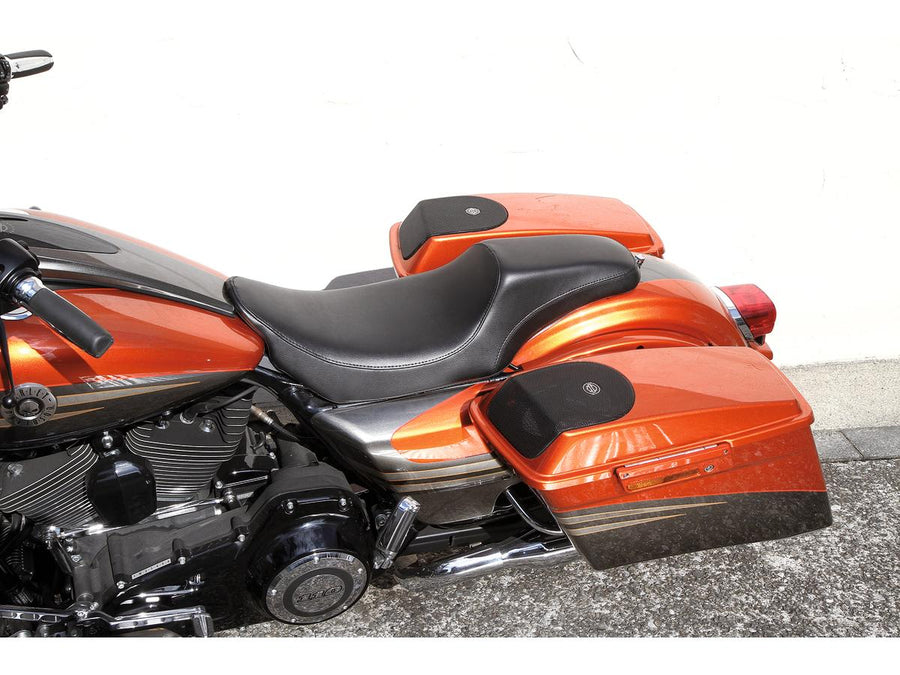 Harley Davidson Touring [2009-2025] – Gunfighter Glattes Sitz Schwarz Kunstleder