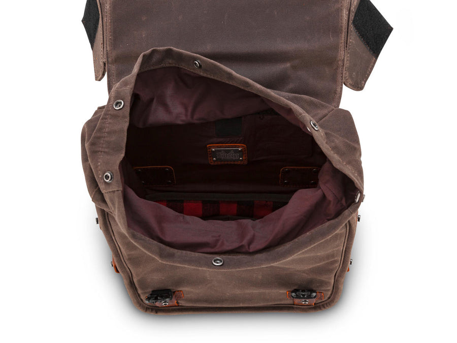 Harley Davidson-Voyager Ploor-Satta Pocks Dark Oak