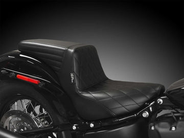 Harley Davidson FLSL [2018-2021] - Seat Kick-Flip couture pliée de vinyle noir