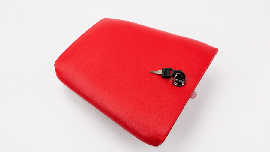 Cagiva Mito 125 1 / 2 8P [1990-1994] Soziussitz Rot mit Schloss und Schlüssel