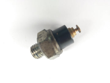 Moto Guzzi 850-T3 California [1978] - Oil pressure switch