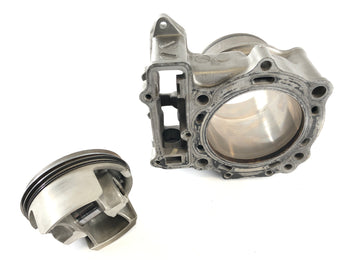Suzuki DL 1000 V-Strom [2006] - Cylinder with piston at the front - 0