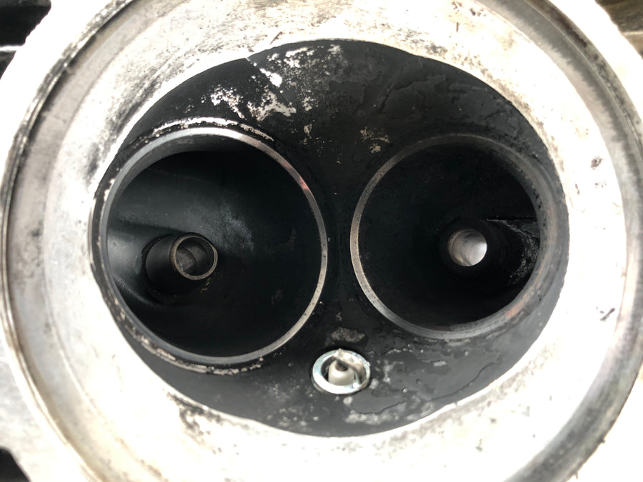Ducati 900 SS [1993] - Front cylinder head with camshaft