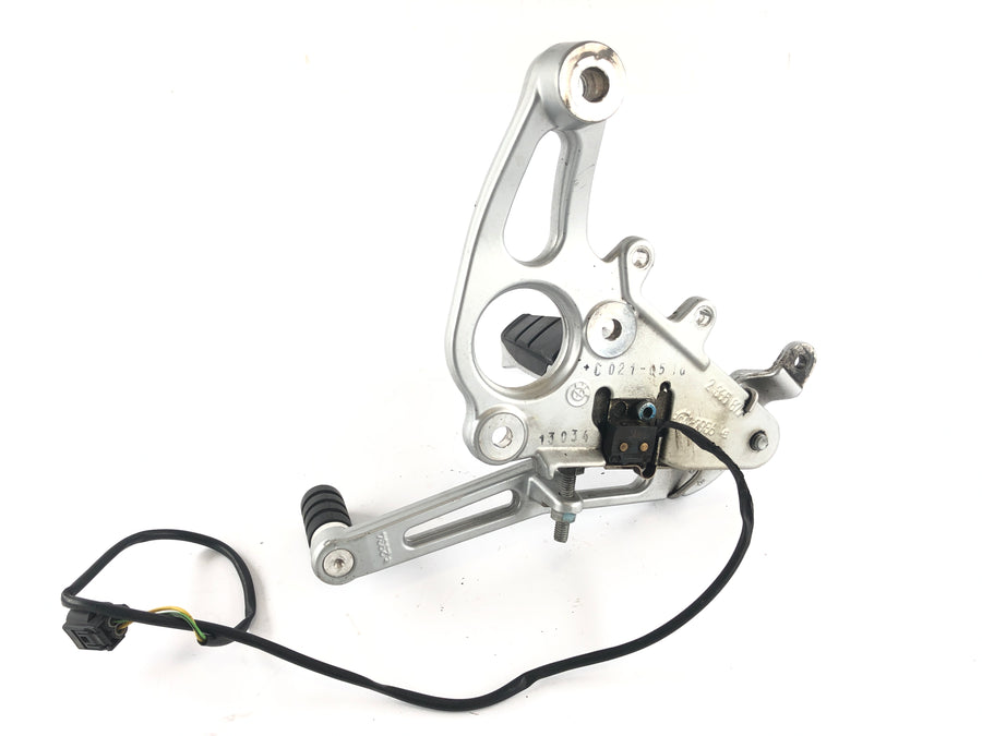 BMW R 1150 R R21 [2002] - Repose-pied conducteur droit avec levier de frein