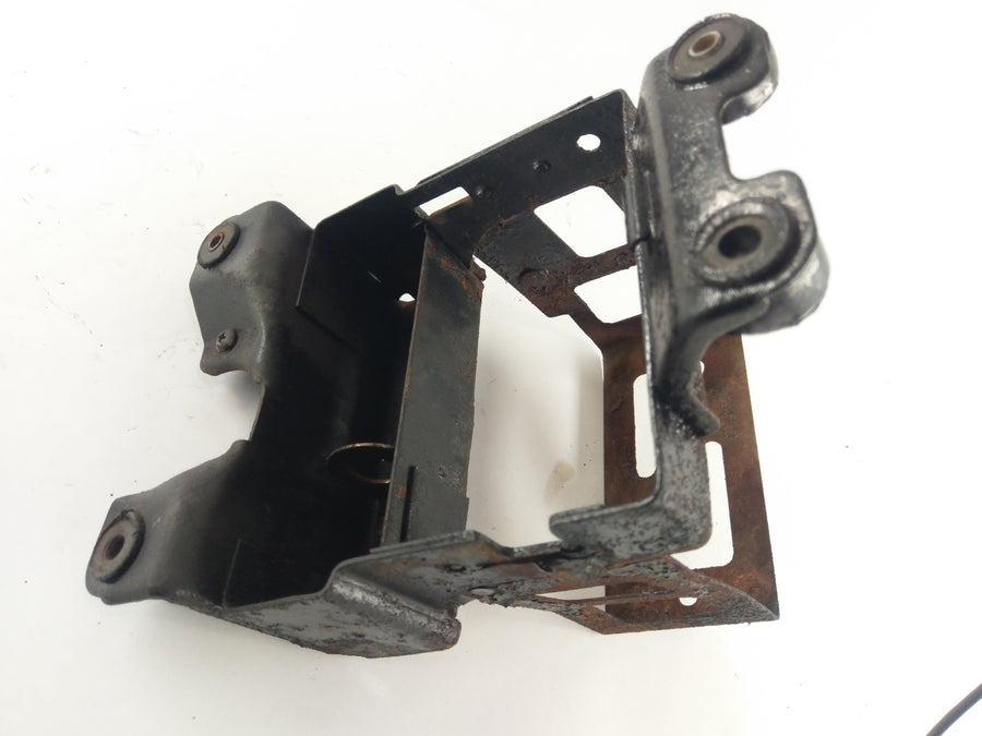Suzuki GT 750 [1973] - Battery box battery holder
