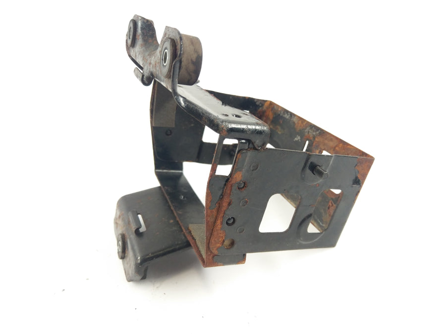 Suzuki GT 550 [1978] - Battery box battery holder