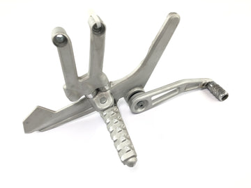KTM 1190 RC8 [2008] - Fussrastenanlage Fahrer rechts Fußraste Bremshebel Halterung