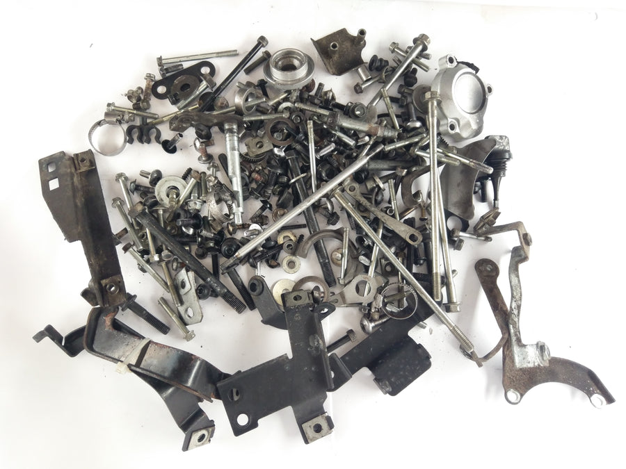 Yamaha YZF 125 RE06 [2011] - Screws and remaining parts bundle