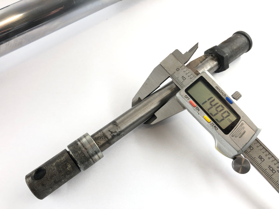 Honda CB 550 F [Super Sport] - Fourche Fourche télescopique avec axe