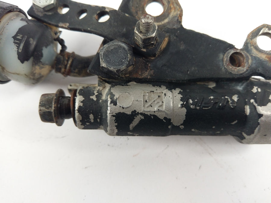 Honda CRF 450 [2002] - Pompe de frein arrière frein de roue arrière