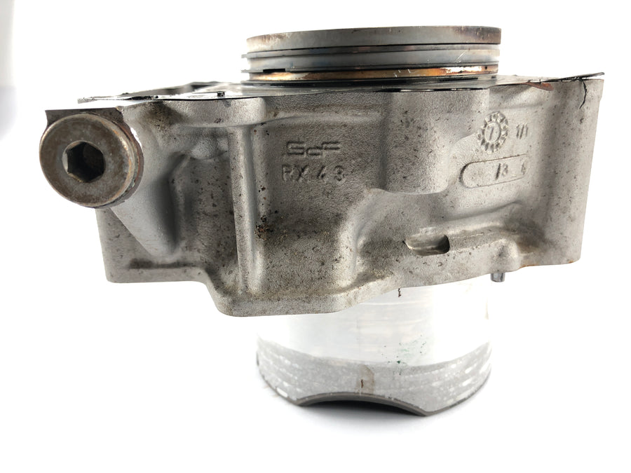 Can Am Spyder SM5 [2009] - Rear Cylinder with Piston