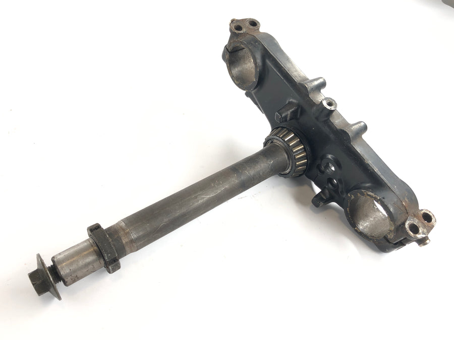Suzuki DR 600 SN41A [1986] - lower triple clamp