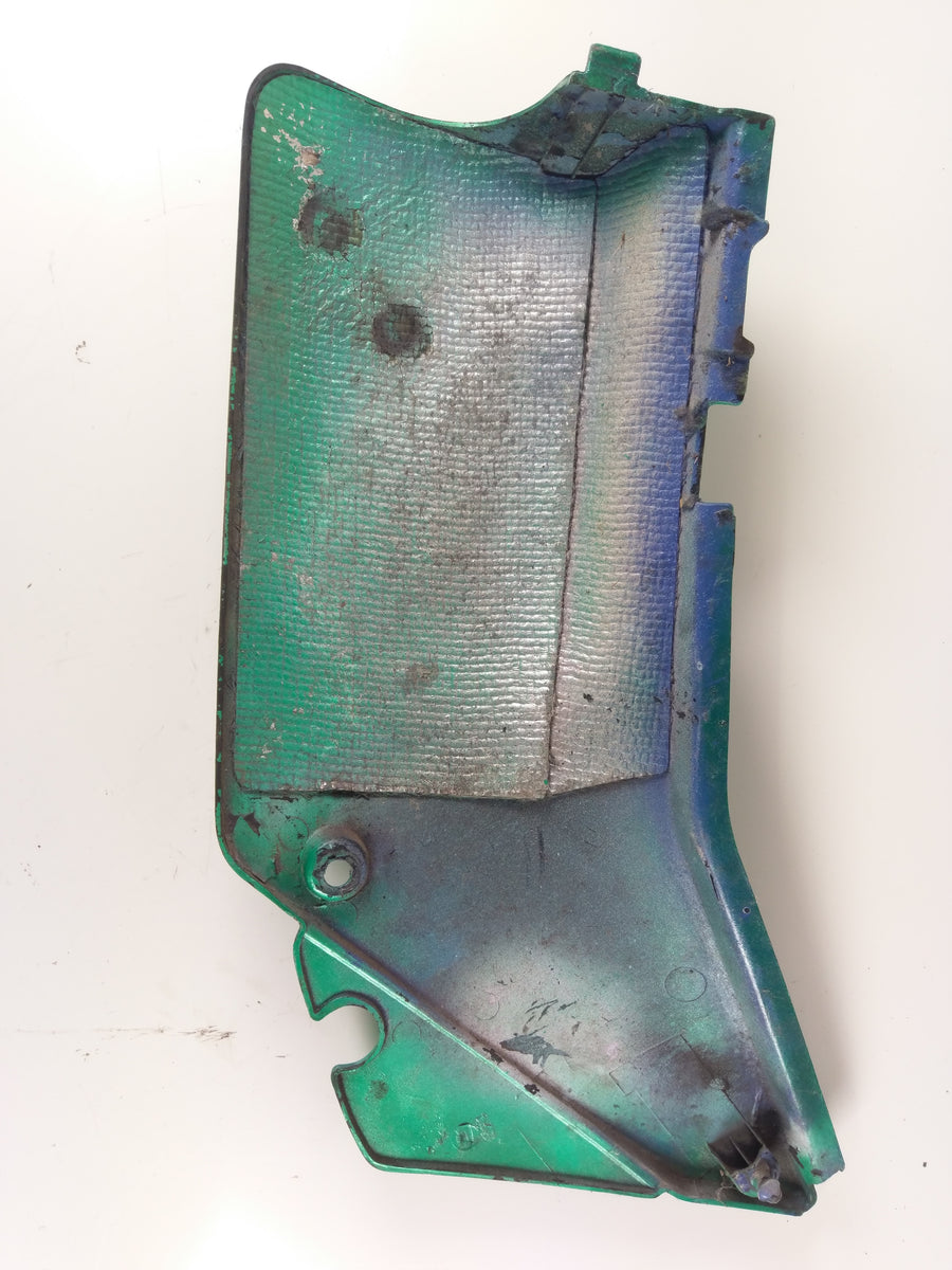 Suzuki DR 650 SP42B - Panneau latéral gauche en plastique