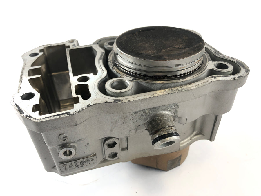 Honda XRV 750 Africa Twin RD04 [1993] - Cylindre avec piston avant