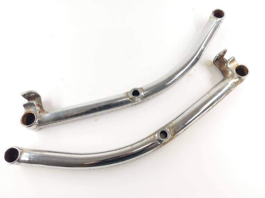Suzuki Intruder VS 700 VP51A [1986] - Rear footrest bracket right left pair