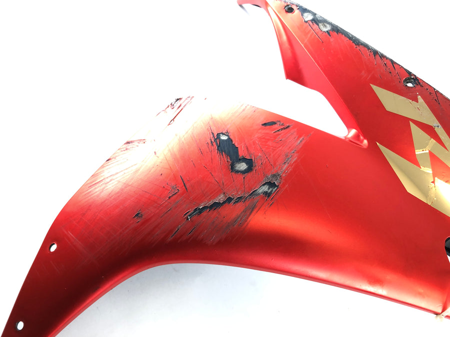 Yamaha YZF R1 RN12 [2005] - Carénage latéral supérieur droit fortement rayé ???
