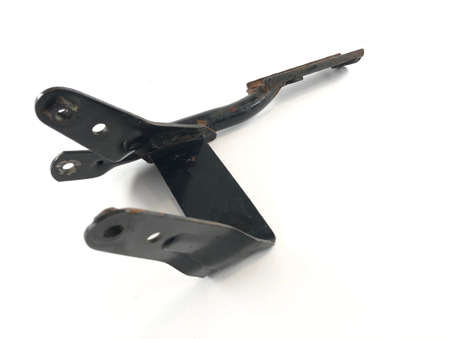 Suzuki LS 650 NP41B [1990] - Exhaust bracket