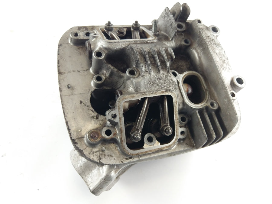 Suzuki Intruder VS 700 VP51A [1986] - Cylinder head